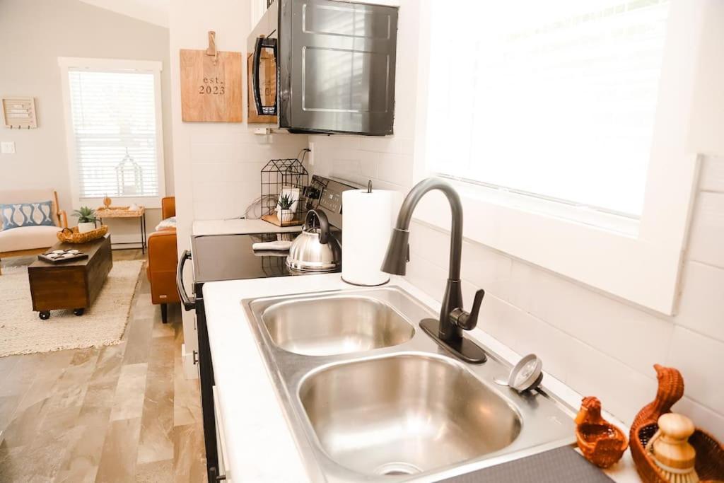 The Little Getaway-Sleeps 4, Firepit, Pet Friendly Villa Pottsboro Екстериор снимка