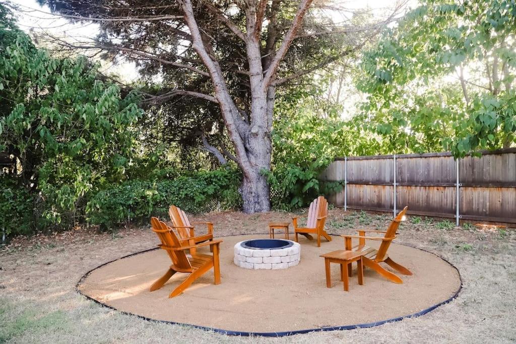 The Little Getaway-Sleeps 4, Firepit, Pet Friendly Villa Pottsboro Екстериор снимка